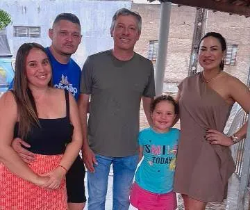 Prefeito Marcelo Costa anuncia reforma de quadra e novo parque infantil na COHAB durante agenda na Semana Santa