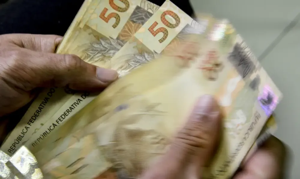 Bolsa Família de maio começa a ser paga hoje pela Caixa Econômica Federal (veja aqui)