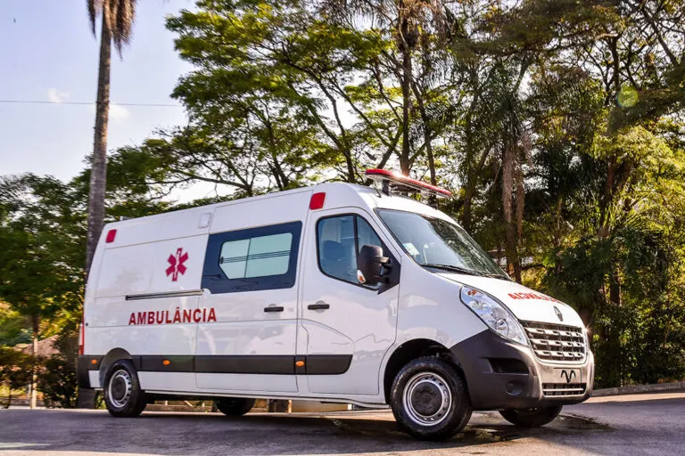 Ambulância de Lagoa do Sítio sofre pane elética provocou um incêndio no veículo transportando paciente na BR-316 próximo a Picos