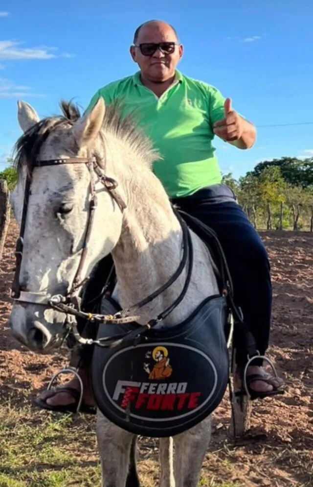 Familiares e amigos dão adeus a Luiz Bezerra sepultado nesta sexta- feira