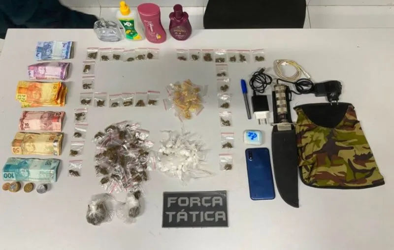 Força Tática apreende grande quantidade de drogas em área de mata em Inhuma