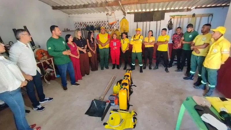 Prefeitura de Valença do Piauí entrega novos equipamentos para a Brigada Municipal de Incêndio
